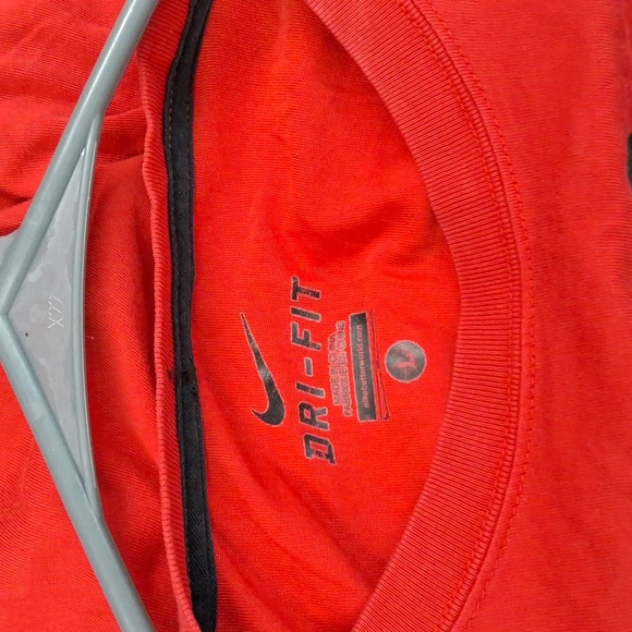 Red LeBron James size men's large nike dri fit athletic short sleeve crew neck t - Picture 3 of 6